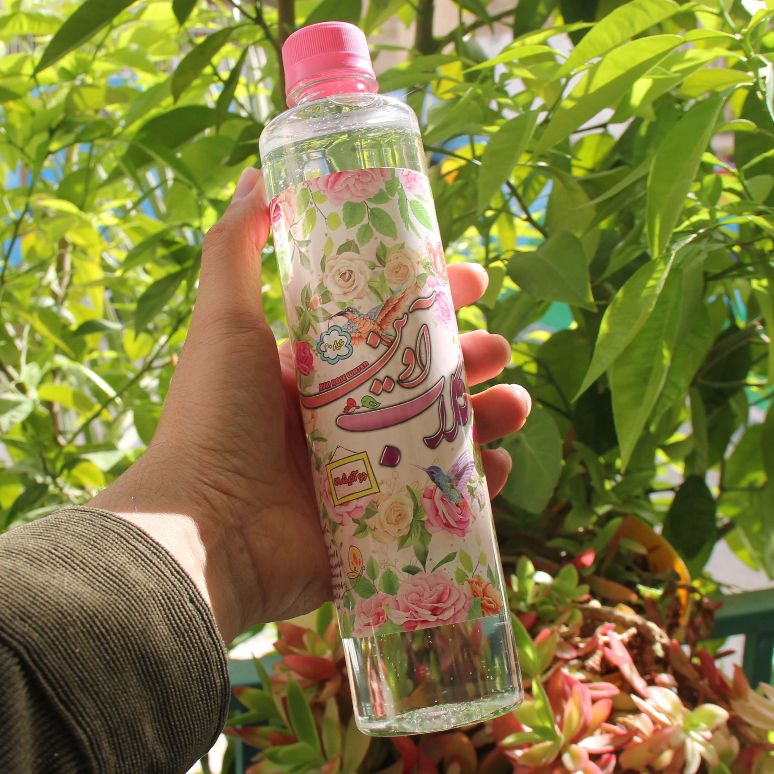 گلاب ممتاز آوین - عیار  40 کیلوگرم - حجم یک لیتر - ارسال رایگان