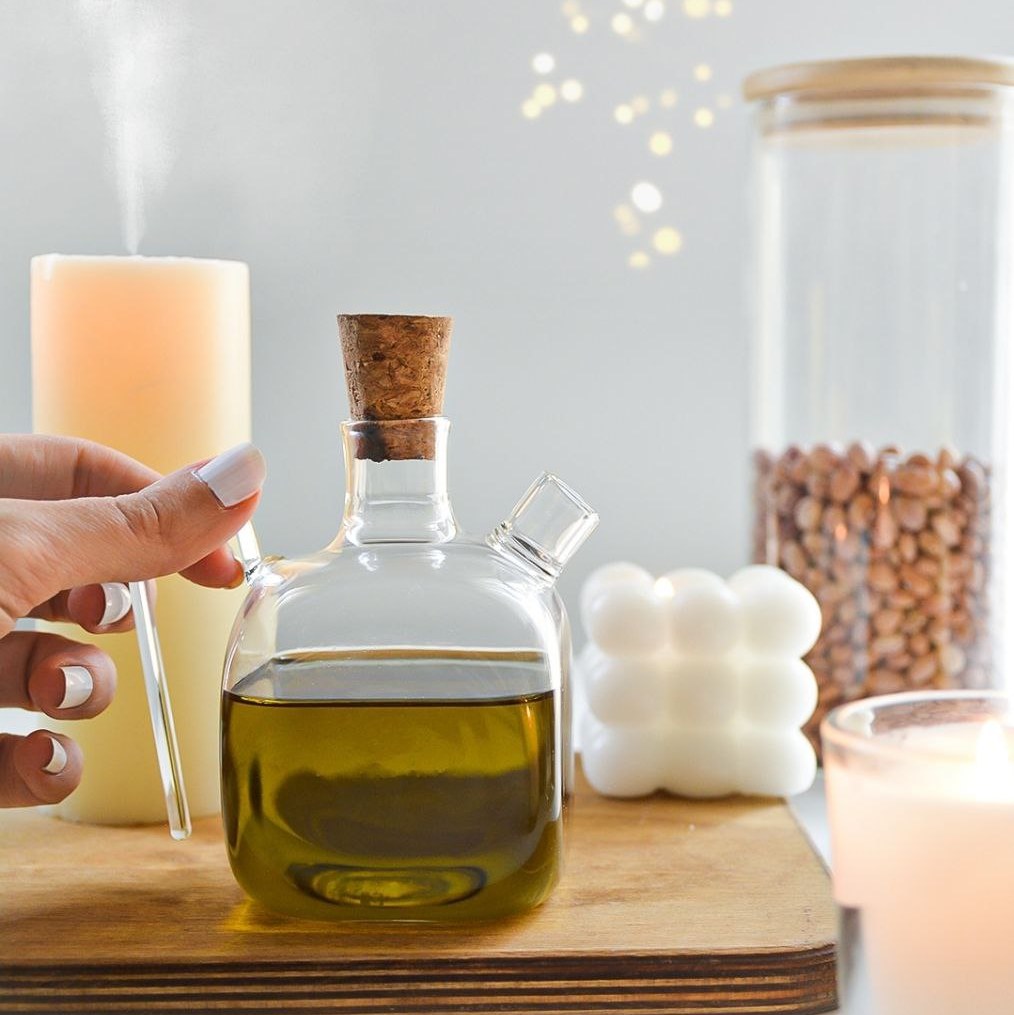 ظرف سرو مایعات کوچک  با درب چوب پنبه                                         