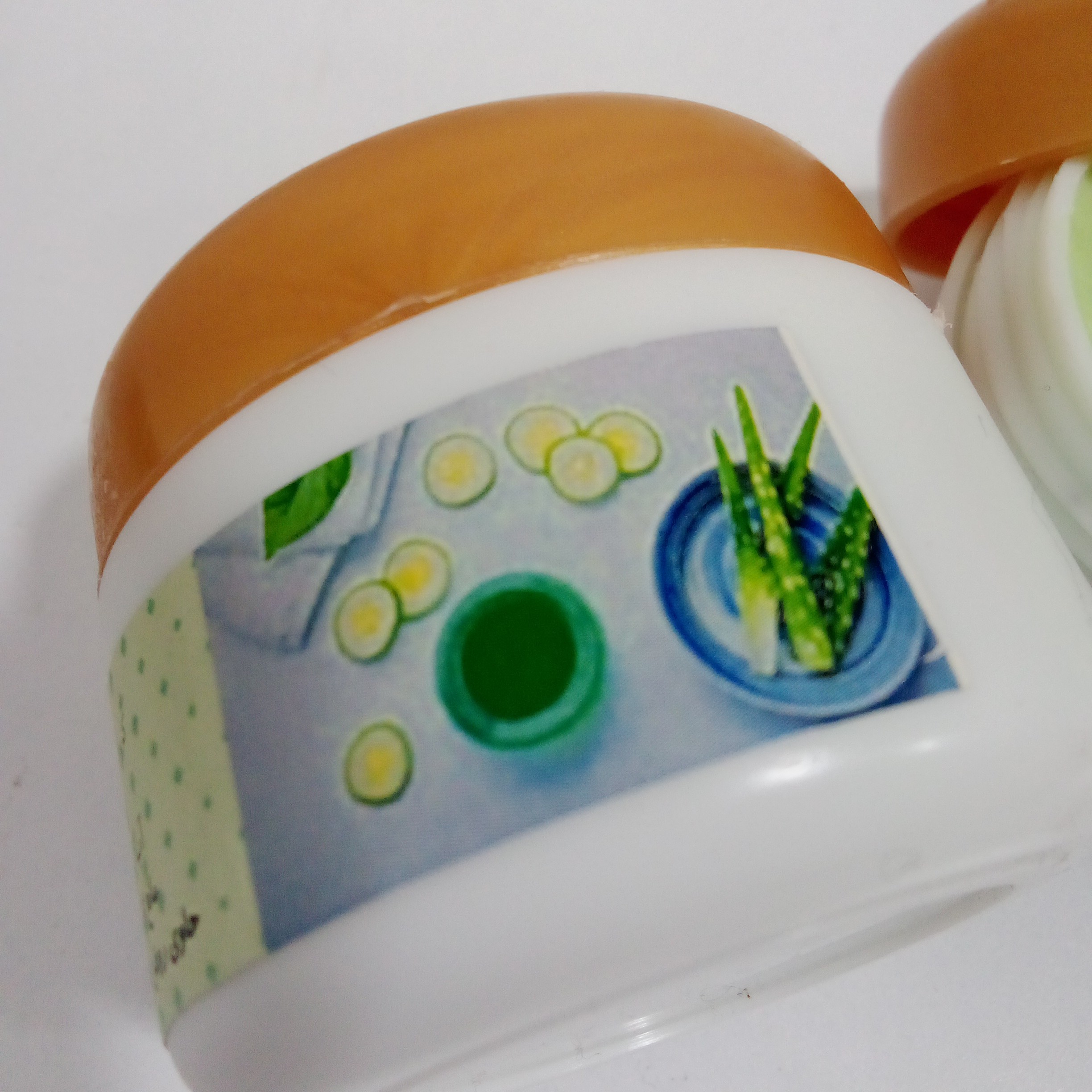 آبرسان خیار و آلوئه ورا 