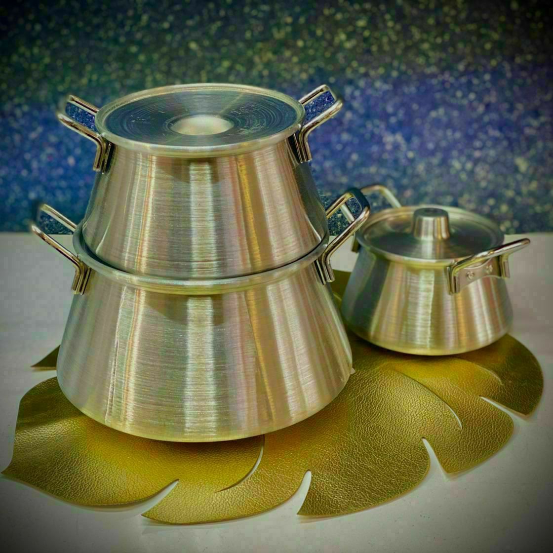 ست دیگچه 3 تایی
از جنس روحی ضخیم با کیفیت عالی
ابعاد به قطر های 10 12 15
دارای دسته فلزی
با قیمت های فوق العاد