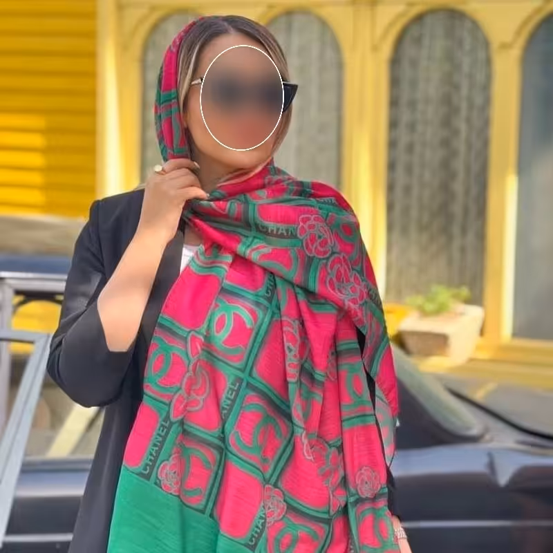 شال نخی طرح شنل سبز و سرخابی