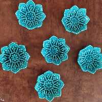 کاسه 8طرح با نقش ختایی سرامیکی سبزآبی برای هفت‌سین و دیگر مصارف