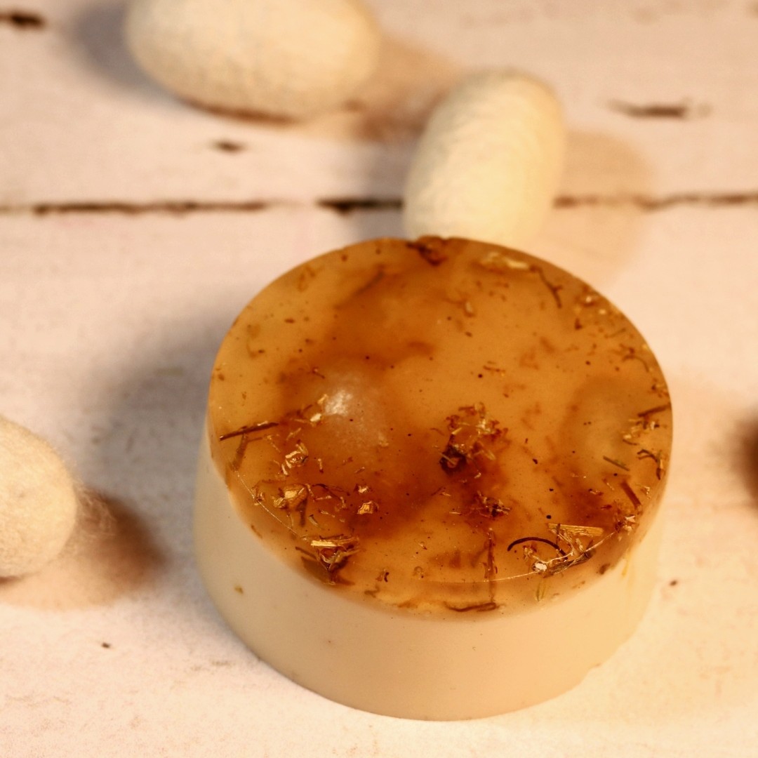 صابون ابریشم مناسب برای پوست های خیلی حساس  (پس کرایه)