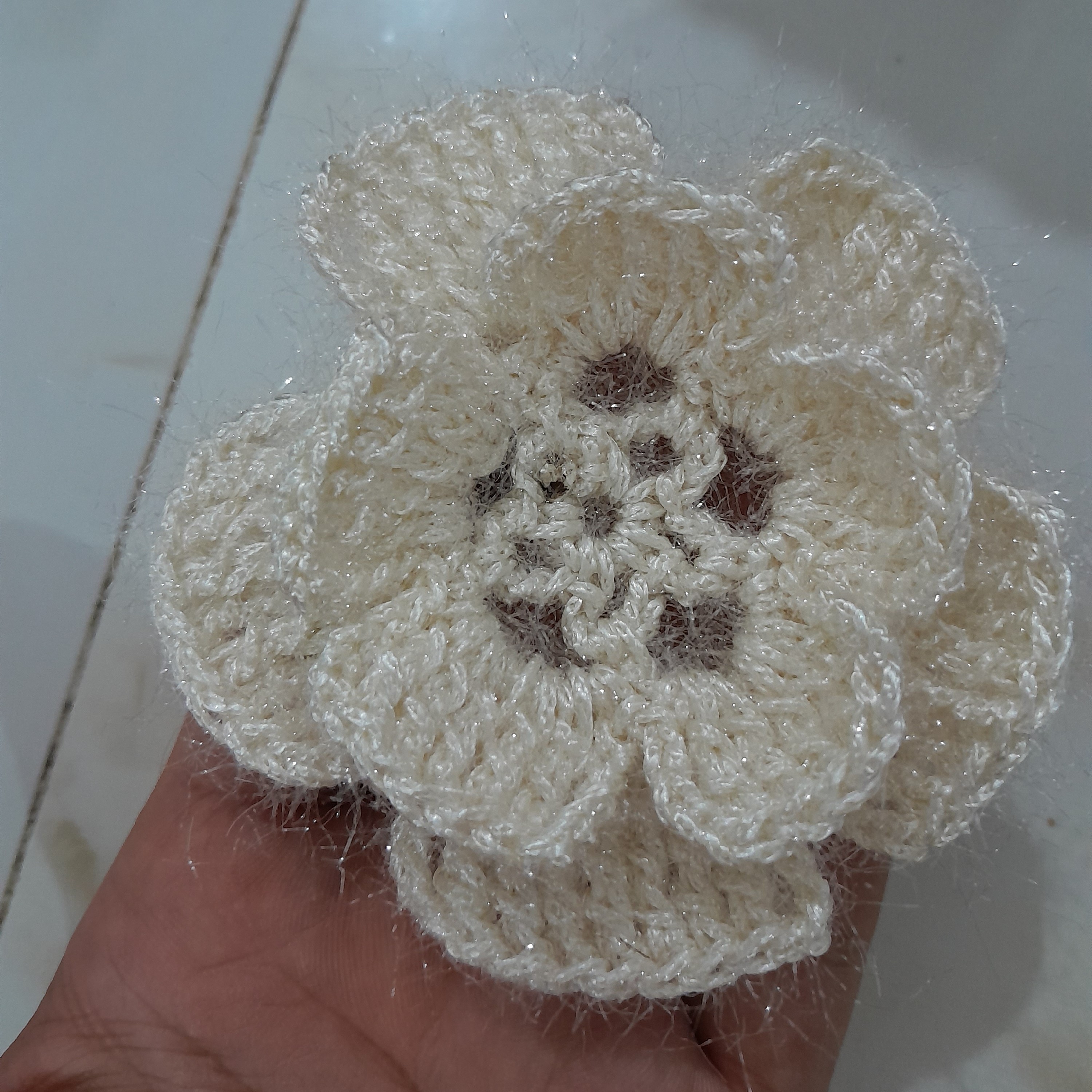 اسکاج مدل گل تک رنگ و دو رنگ بسیار زیبا 15 گرم سفارشات رنگ بندی این کار هم پذیرفته میشود