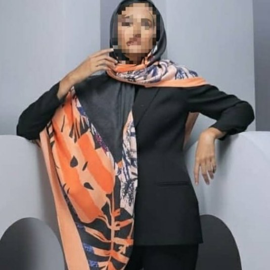 روسری چهار گوش منگوله دار نخی مناسب برای چهار فصل سال قواره 140 اصلا روی سر لیز نمیخوره