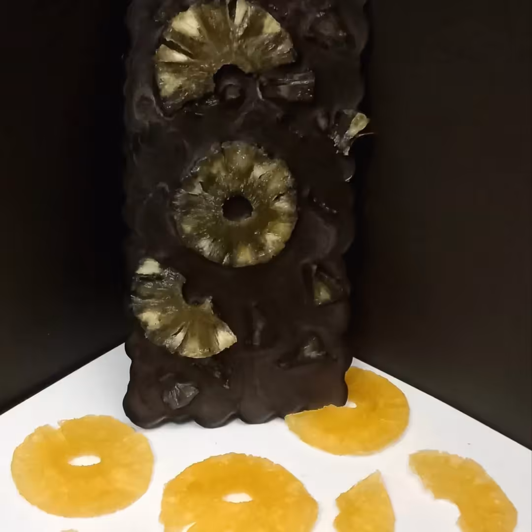 شکلات  با مغز  آناناس 