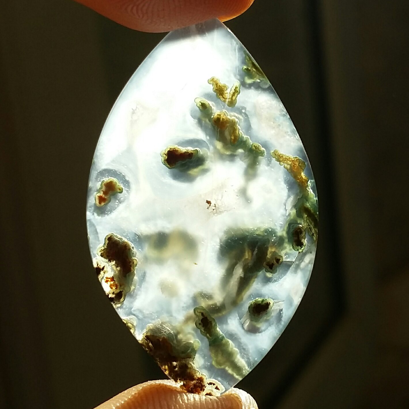 نگین عقیق شکوفه سبز بسیار کمیاب محشر
چشم نواز
خاص و بسیار زیبا 100 در 100 طبیعی دیدنی سایز درشت مدالی