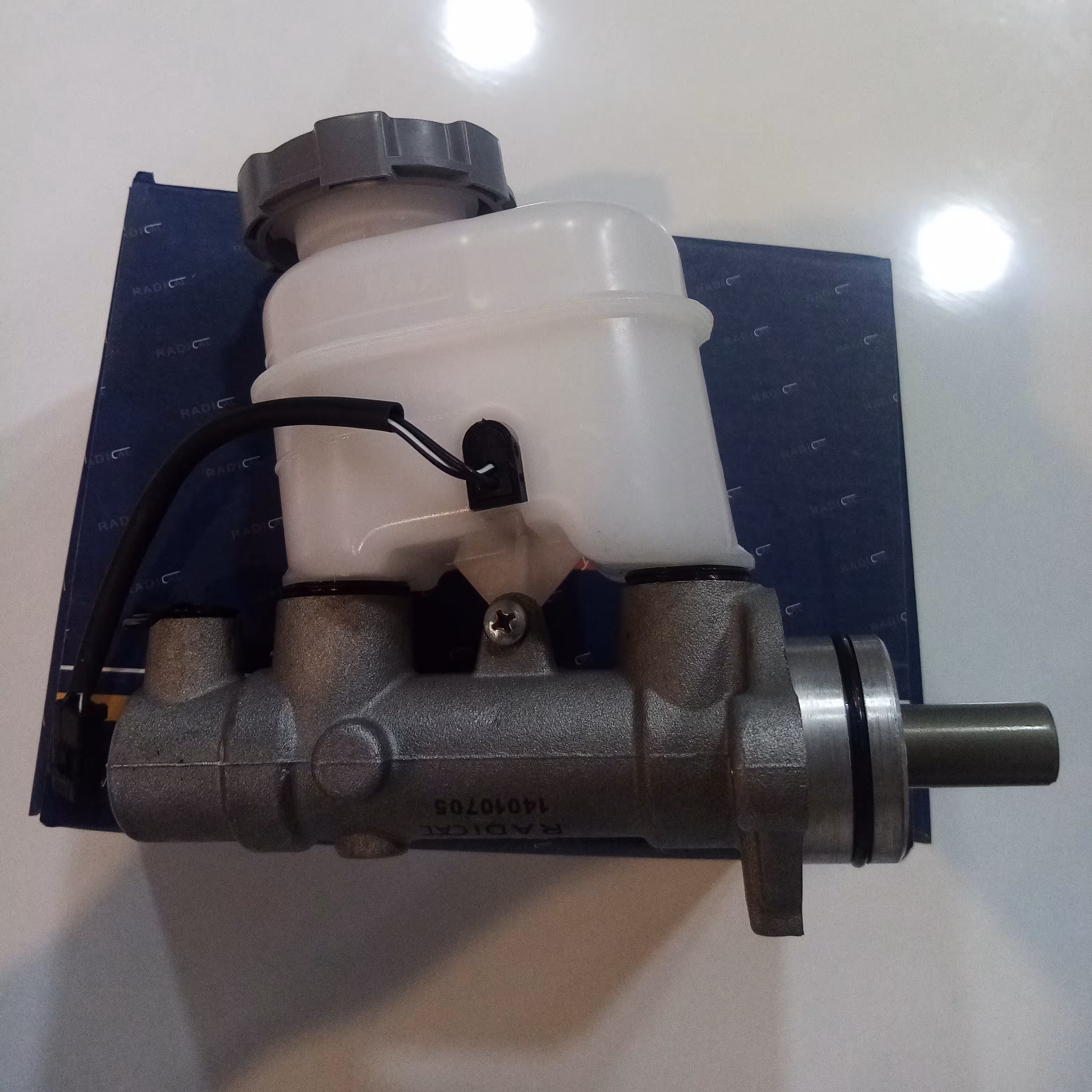 پمپ ترمز کامل ABS پراید تیبا ساینا کویک برند رادیکال