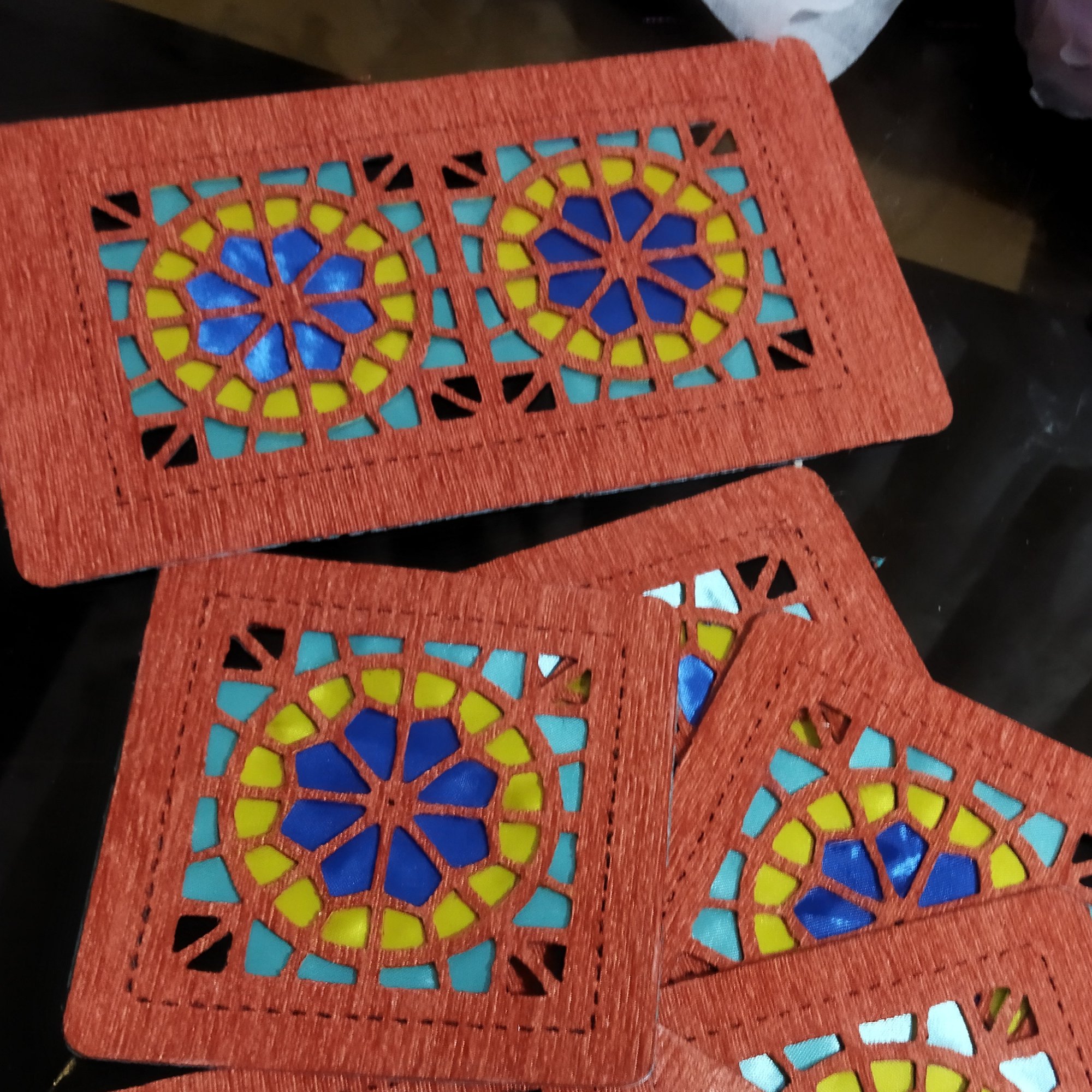 زیربشقابی وزیرلیوانی طرح سنتی گره چینی