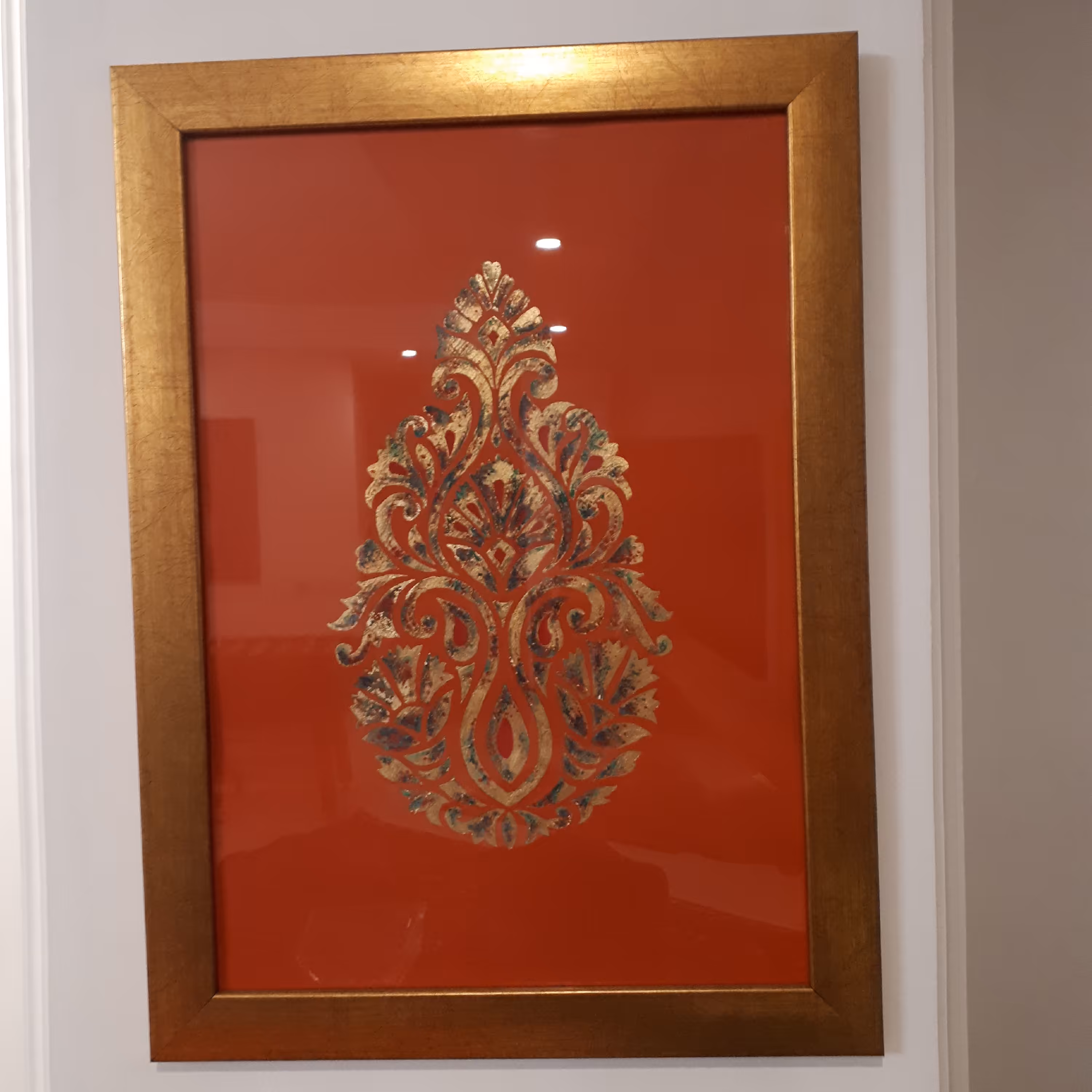 تابلو  کاج  اسلیمی کار شده با ورق طلا و  اکریلیک  در ابعاد  50 در 35