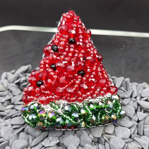 اکسسوری سنجاق سینه هندوانه یلدا
دستساز