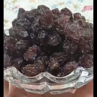 مویز محلی و بومی و بسیار با کیفیت .. درشت و هسته دار .موثر در کم خونی و یبوست