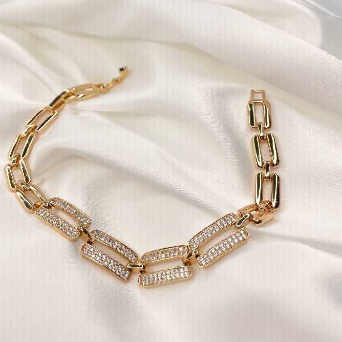 دستبند نگین دار طرح طلا.کد220240328.جنس ژوپینگ آبکاری آبطلا.رنگ ثابت ضدحساسیت