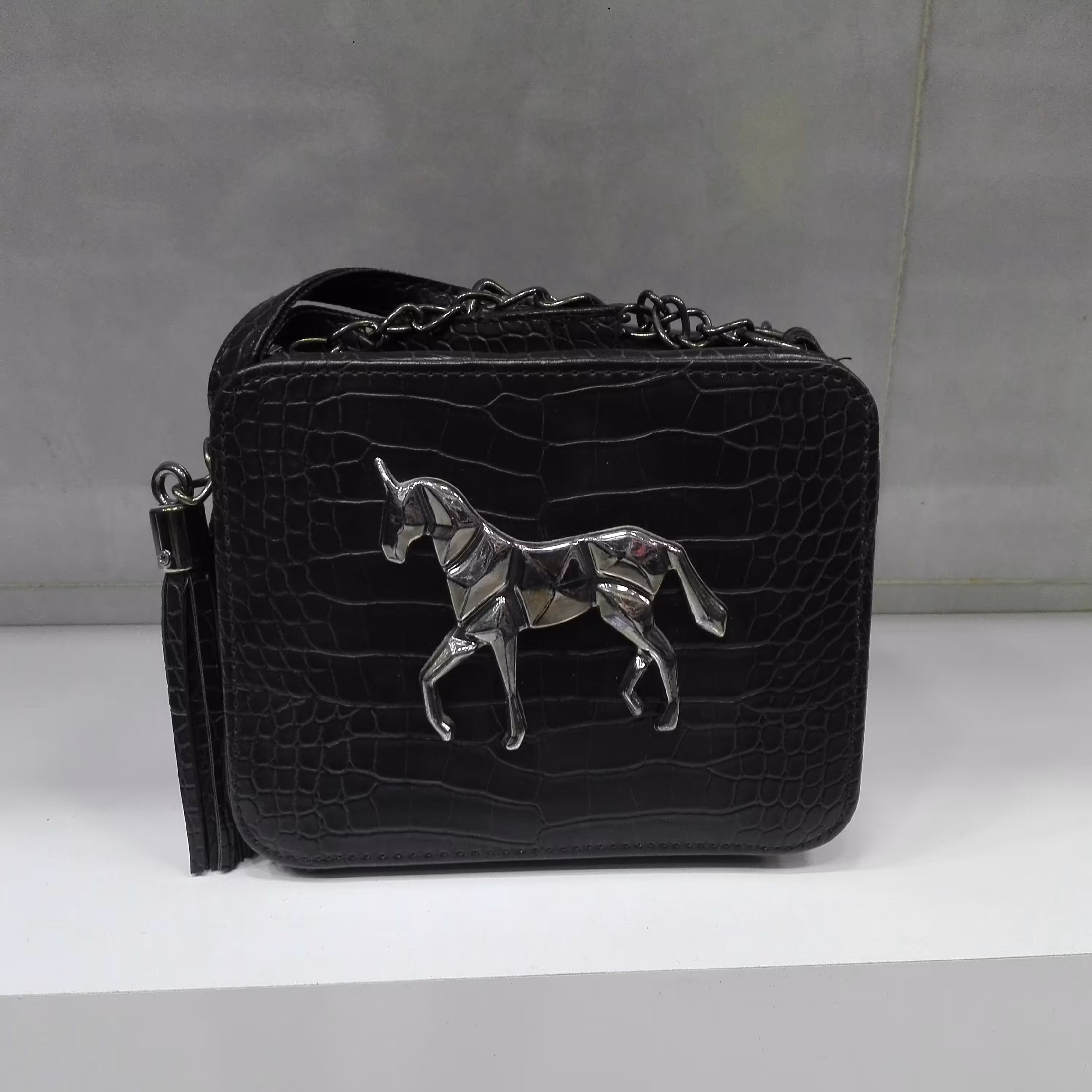 کیف پاسپورتی مکعبی ، ارسال رایگان ، طرح اسب دخترانه ، بند نیمه زنجیر یراق اصلی