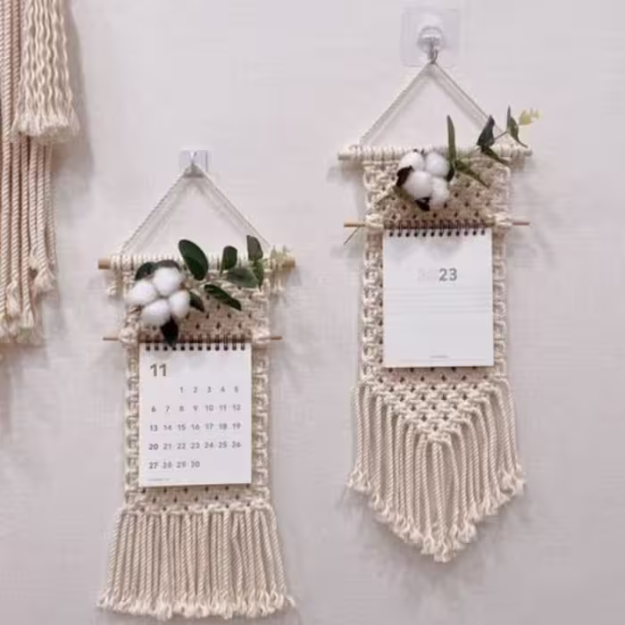 جای دفترچه مکرومه روی یخچال یا دیوار