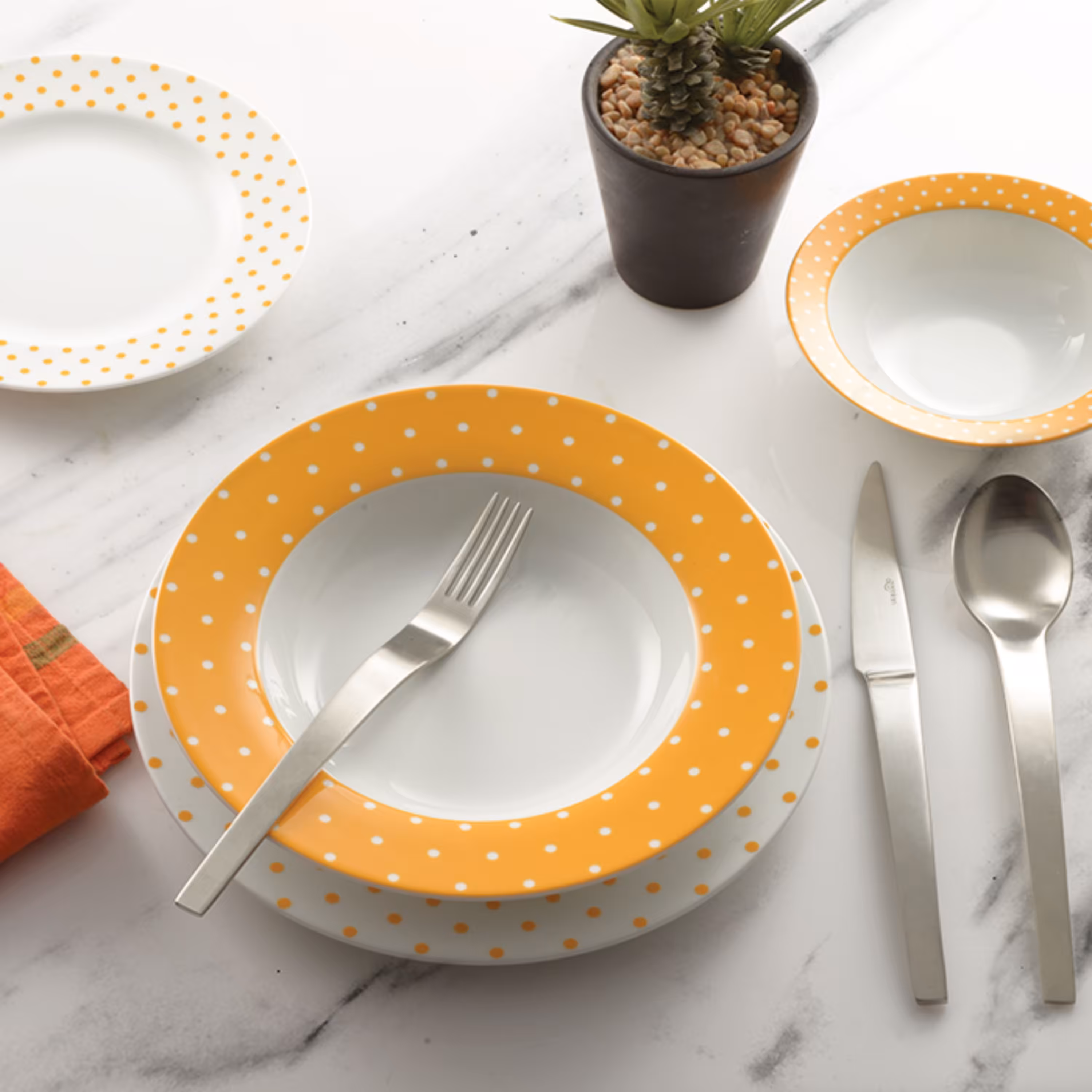 سرویس چینی 28 پارچه 6 نفره غذاخوری چینی زرین ایران طرح اسپاتی نارنج