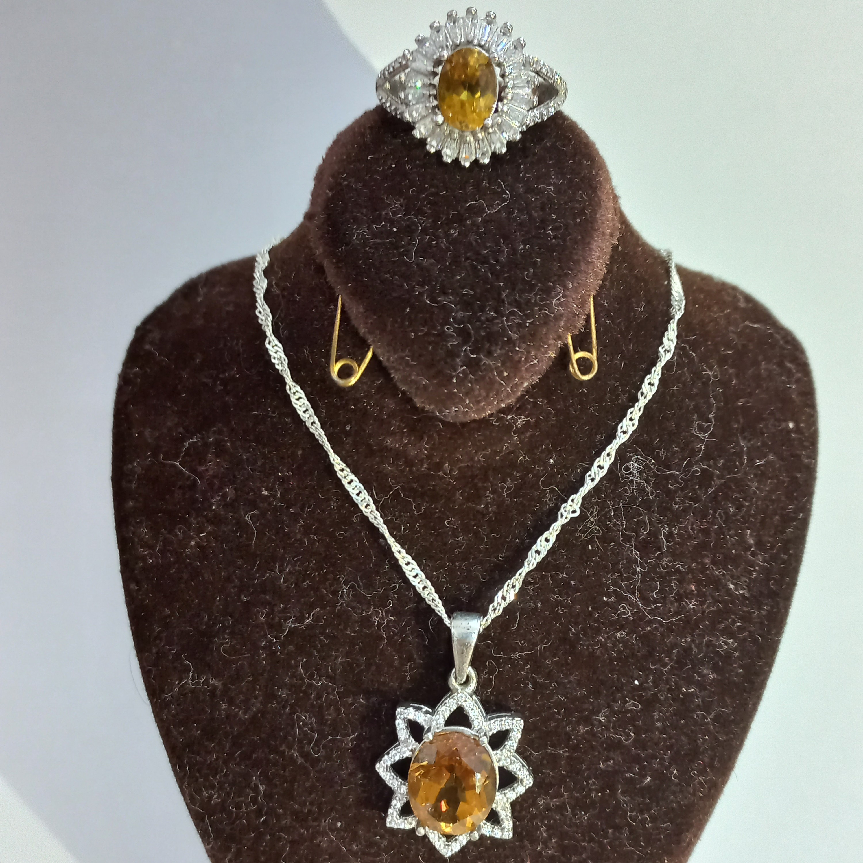 ست گردنبند و انگشتر نقره با نگین الکساندریت هفت رنگ