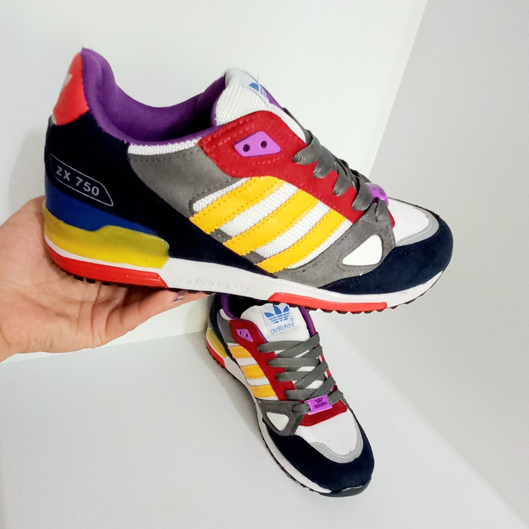 کتانی عمده مردانه مدل  zx750   هفت رنگ  سری 10 جفتی از  سایز 40 تا 44  
