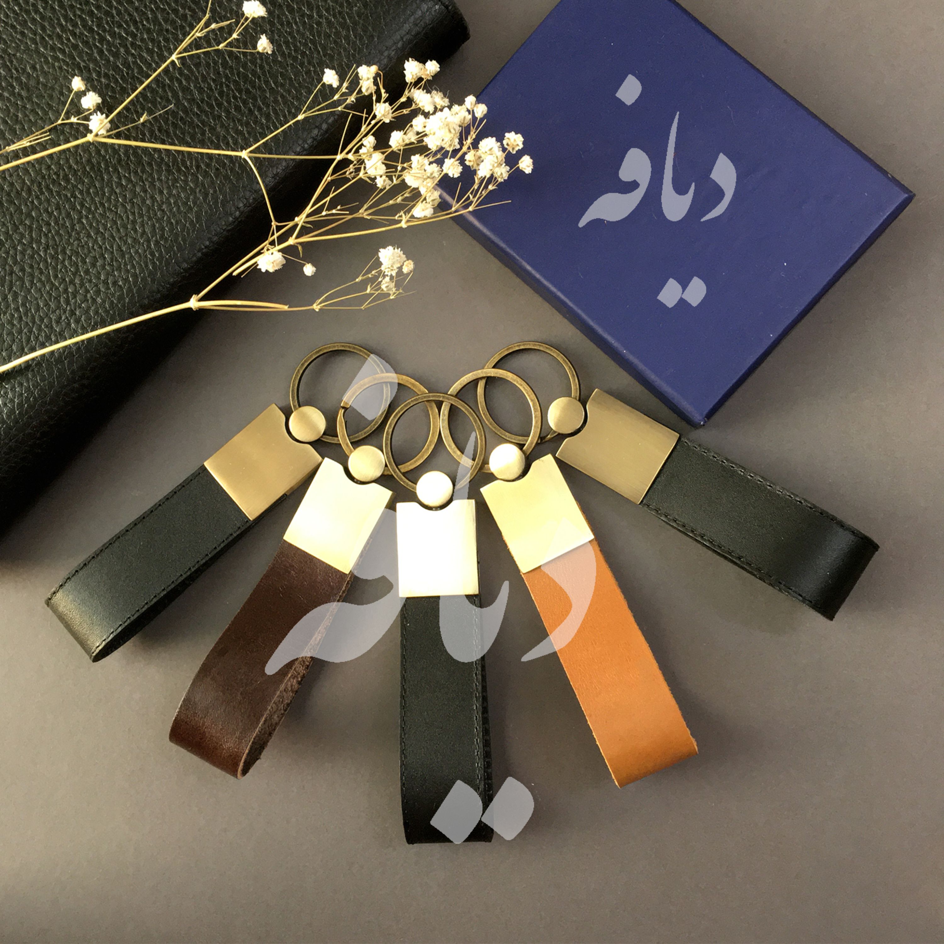 جاسوییچی چرم طبیعی با سر سوییچی استیل سه رنگ متنوع