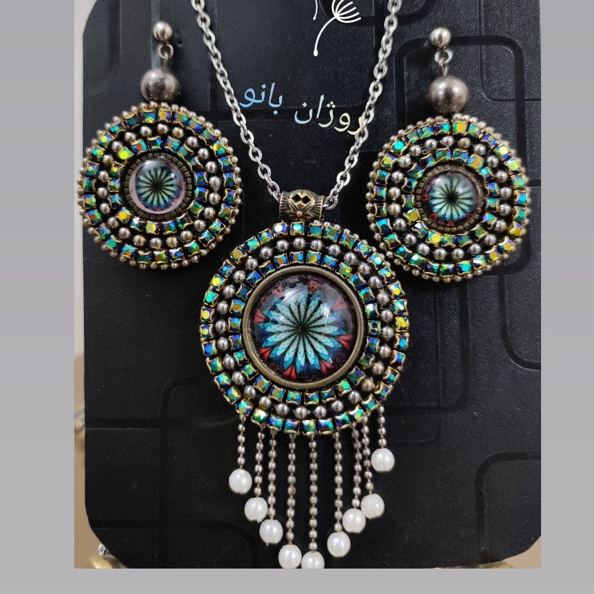 سرویس گردنبند و گوشواره رزین و استیل 