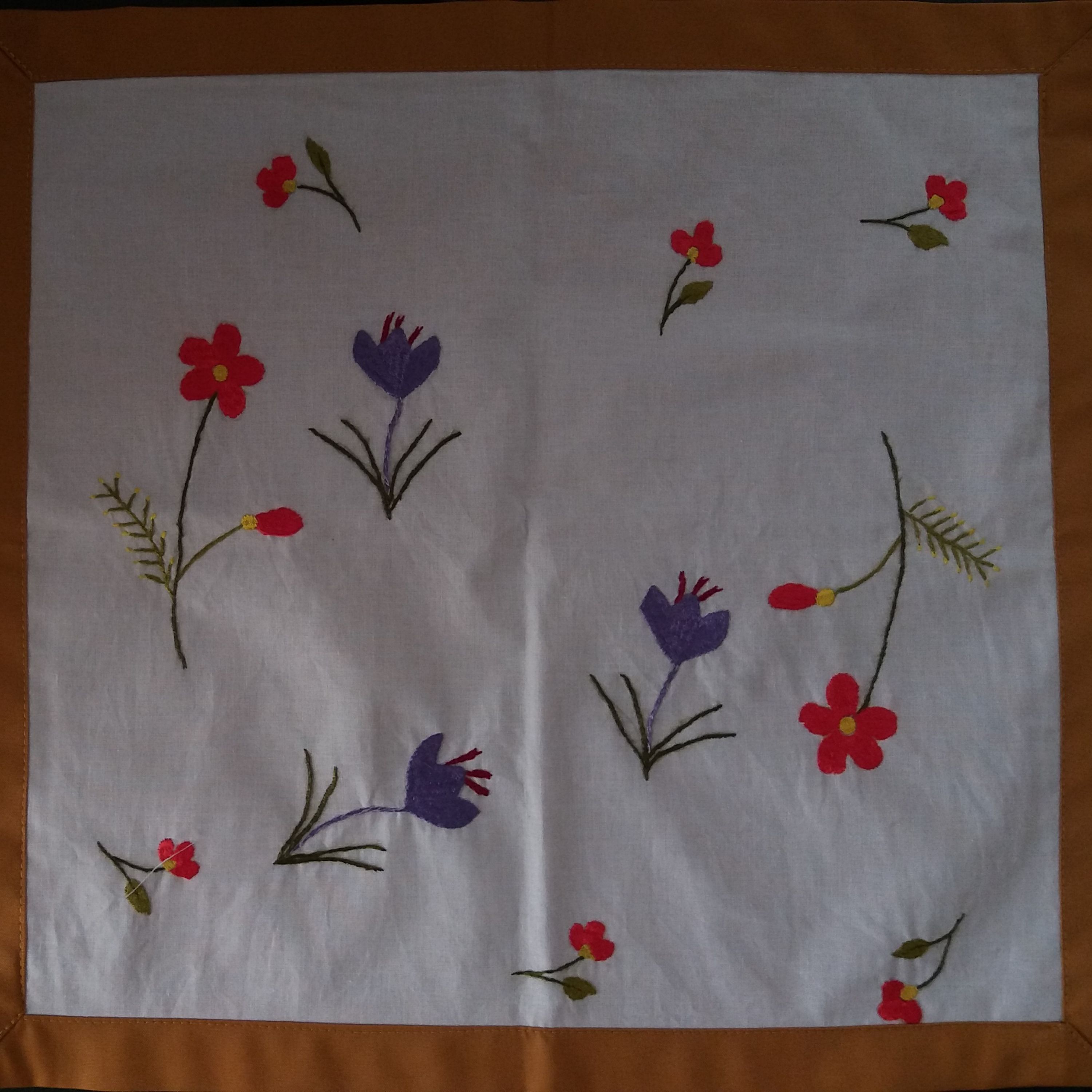 رومیزی 3 تیکه طرح گل زعفران