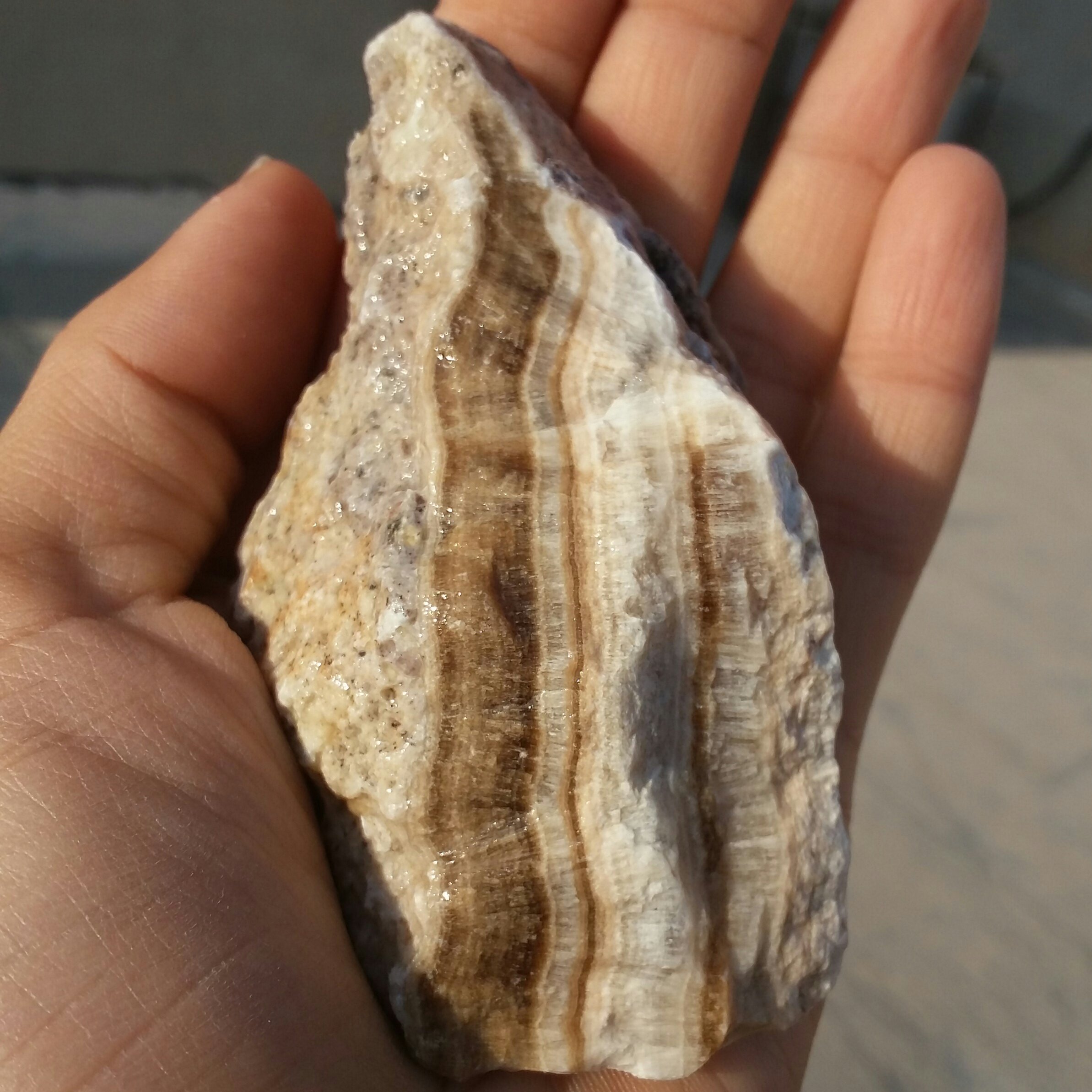 سنگ راف وارداتی آراگونیت قهوه ای بی نظیر بسیار کمیاب 100 در 100 طبیعی  شاهکار خلقت با قابلیت ساخت چند نگین خاص و دیدنی