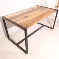 میز نهارخوری چوب طبیعی گردو 6 تا 8 نفره با پایه فلز 