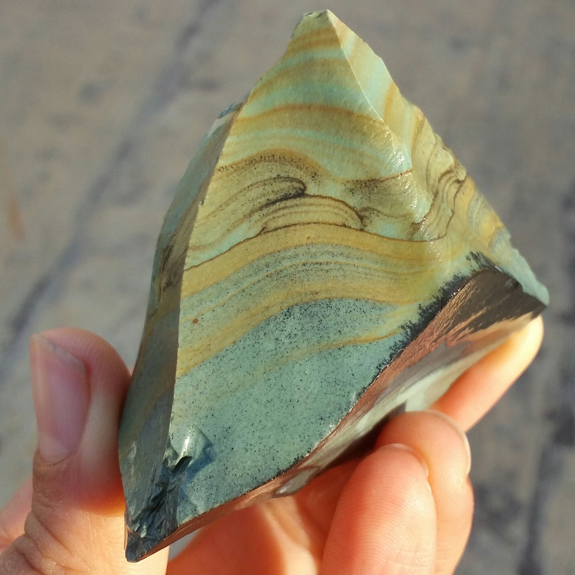 سنگ راف جاسپر منظره بسیار کمیاب خاص 100 در 100 طبیعی شاهکار خلقت
تصویر از چند طرف نمونه
با قابلیت ساخت چند نگین کد 9008