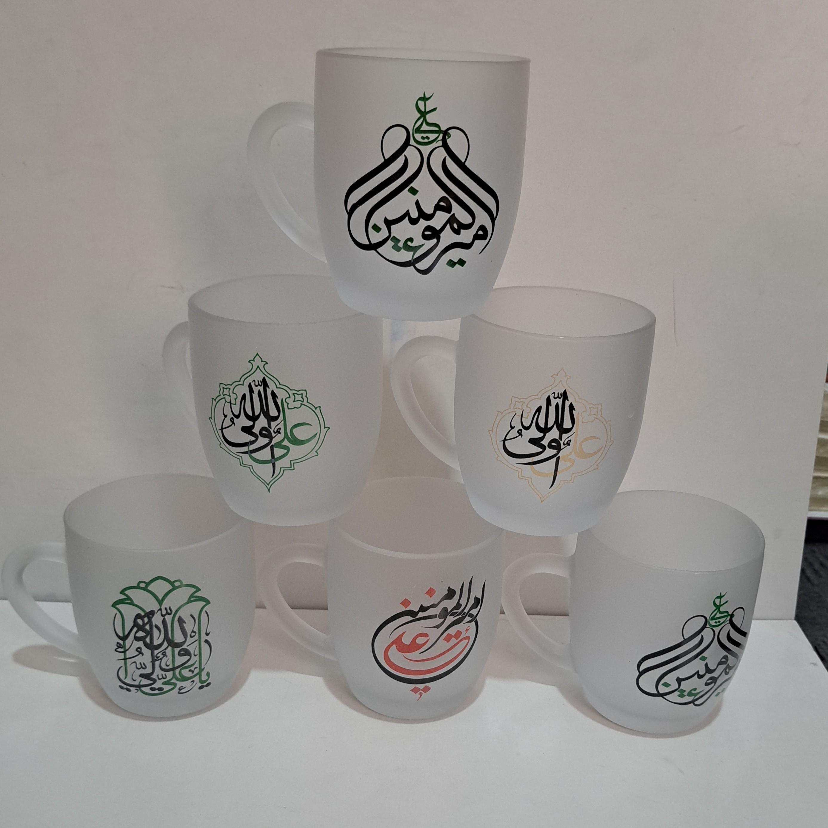 لیوان ماگ شیشه ای با طرح های القاب حضرت علی علیه السلام هدیه به مناسب های مذهبی و هدیه غدیر  هدیه روز پدر هدیه روز مادر 