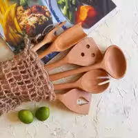 سرویس قاشق چوبی دستساز بارلی ویژه جهیزیه عروس کاوردار 6 تکه چوب راش 25 سانتی کد bar0030