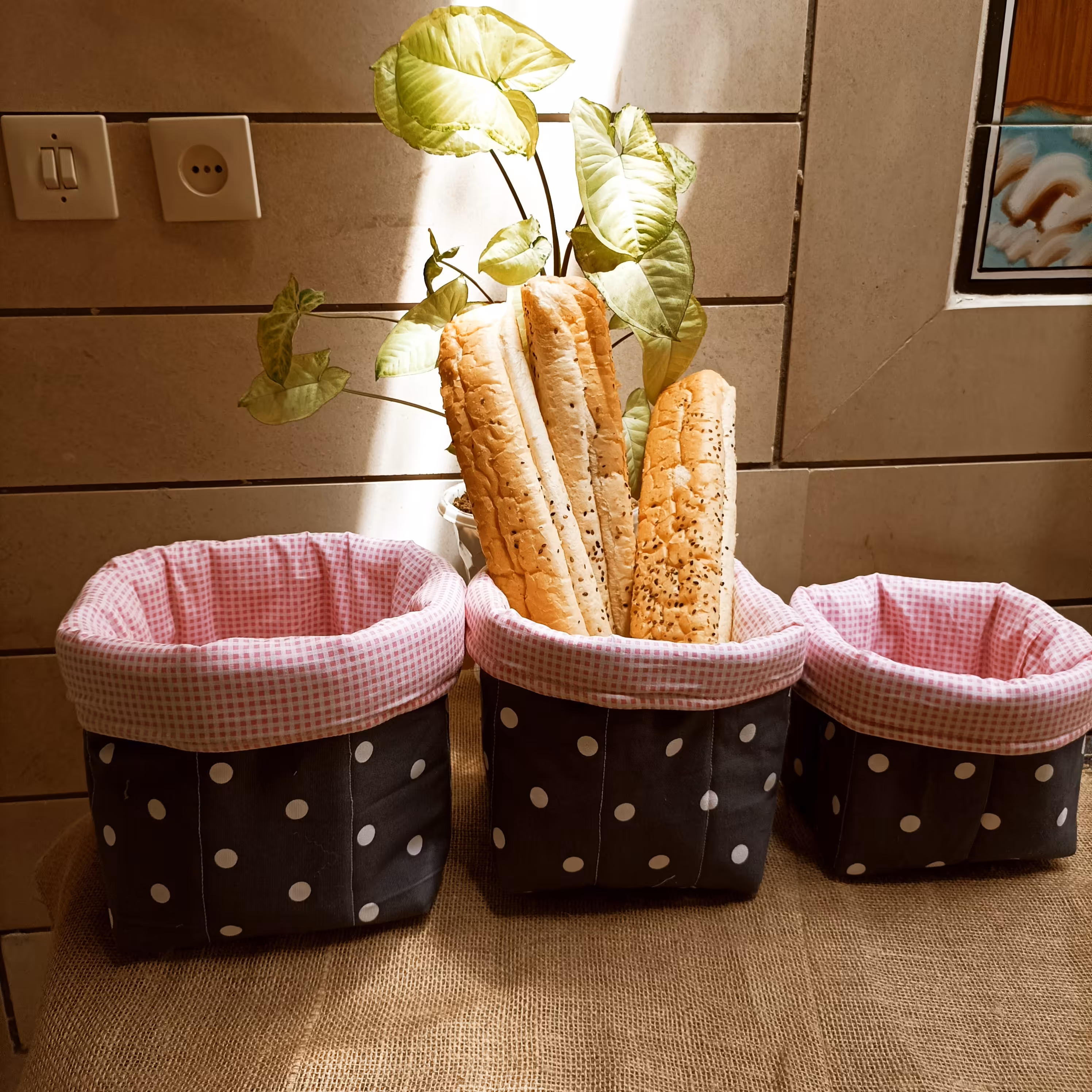 باکس همه کاره دوخته شده با پارچه کتان داک، مناسب برای نگهداری نان ،میوه، گردو و....