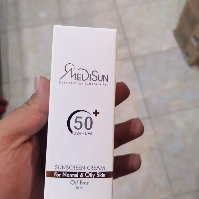 ضد افتاب بدون رنگ و فاقد چربی مدیسان اس پی اف 50