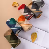  شال موهر خطی لطیف و سبک
مناسب پاییز و زمستان
کیفیتکاز درجه یک
پرز نمیده،