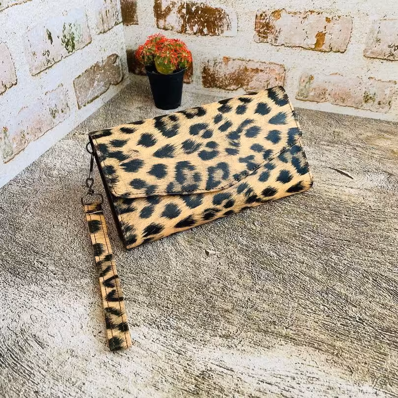 کیف پول پاکتی پلنگی