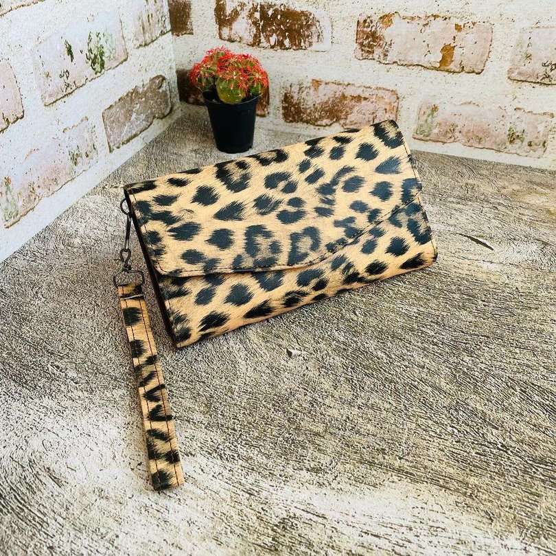 کیف پول پاکتی پلنگی